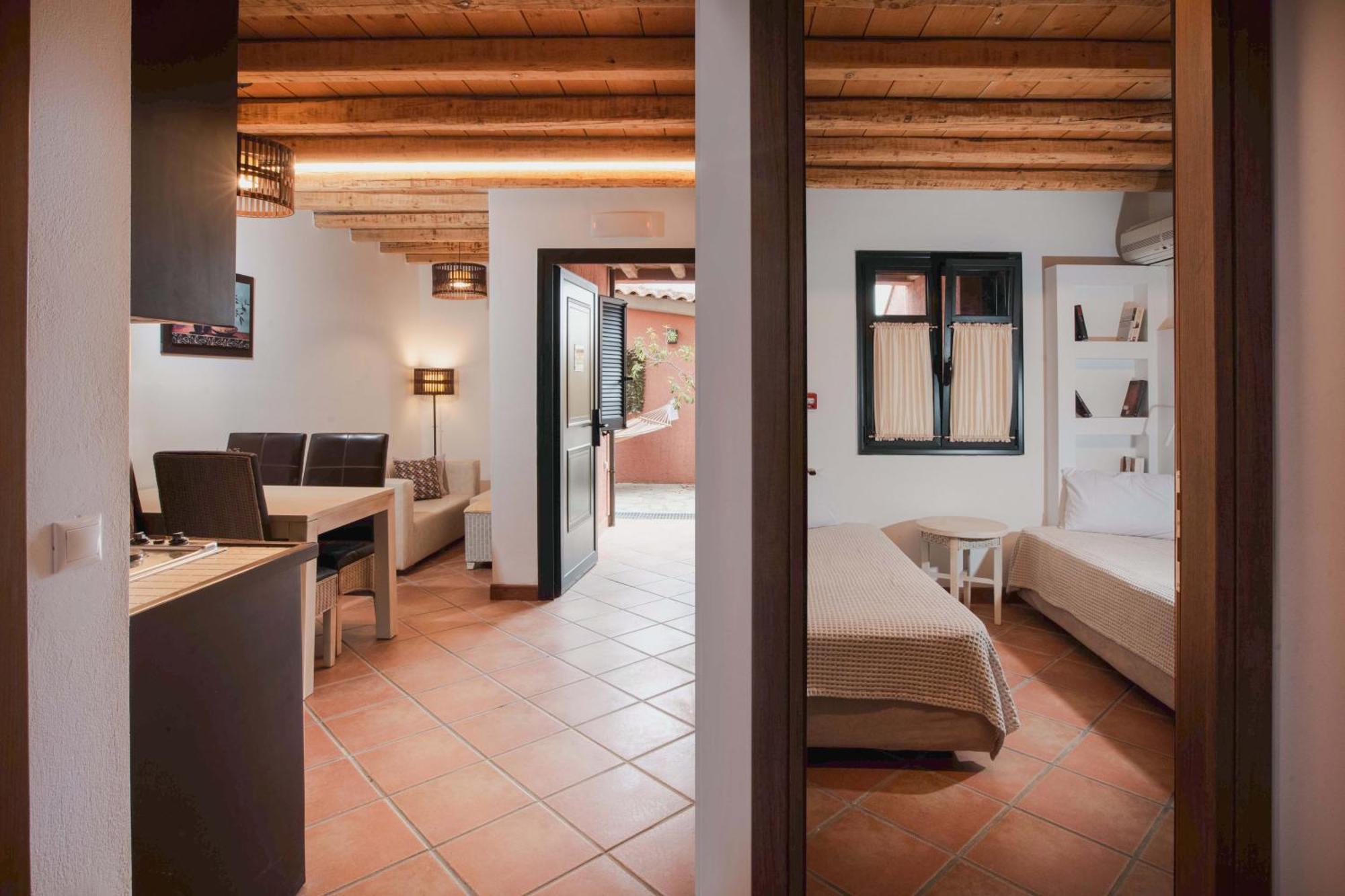 The Varos Residences Hotel الغرفة الصورة
